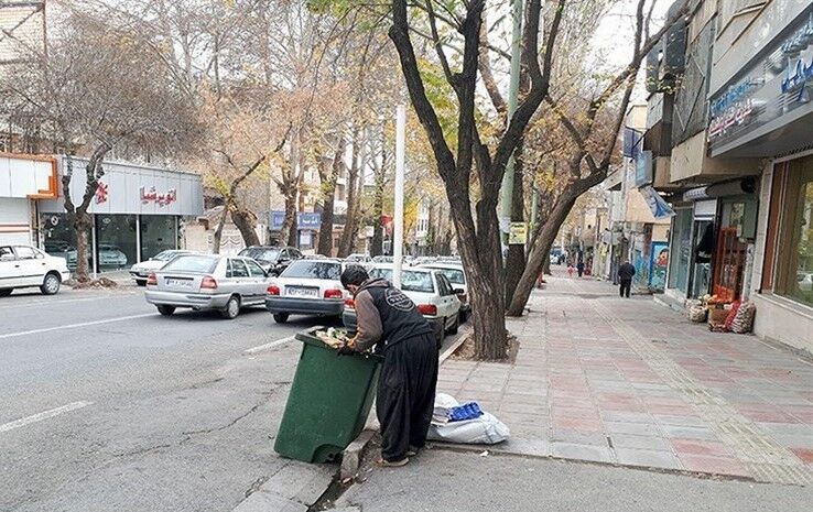 فعالیت مافیای زباله‌گرد در مشهد؛ وظیفه برخورد با کارفرمایان برعهده کیست؟