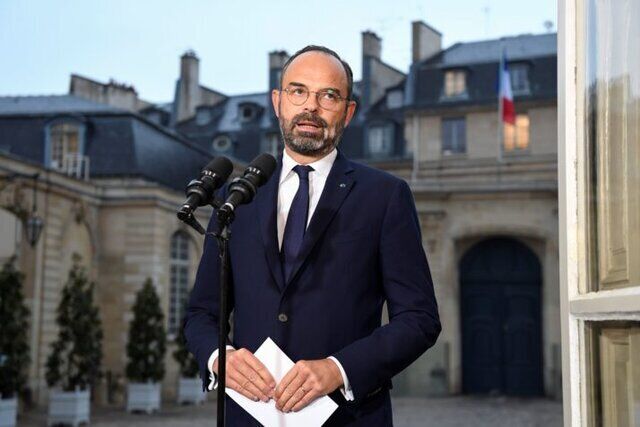 موافقت رئیس جمهور فرانسه  با استعفای نخست وزیر  