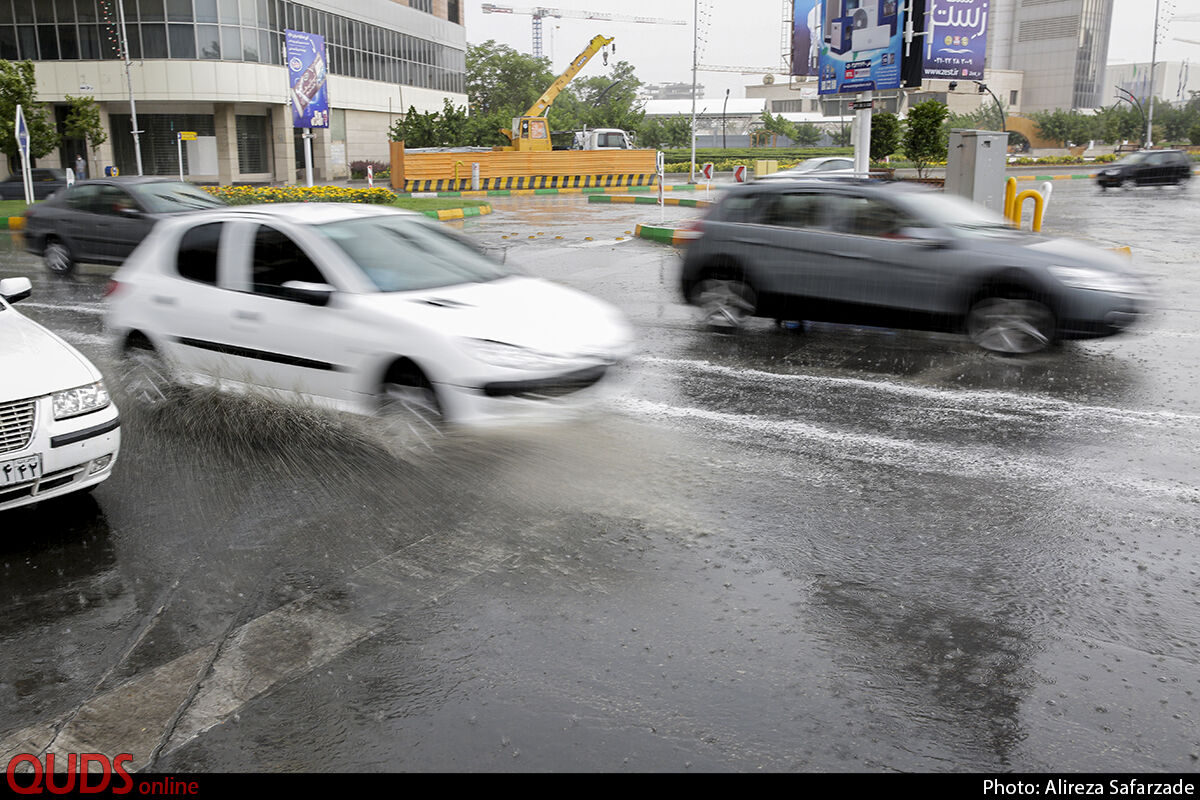 وضعیت هوای کشور ۱۴۰۰/۰۱/۲۱| هشدار تشدید فعالیت سامانه بارشی/ بارش باران و تگرگ در ۲۳ استان 