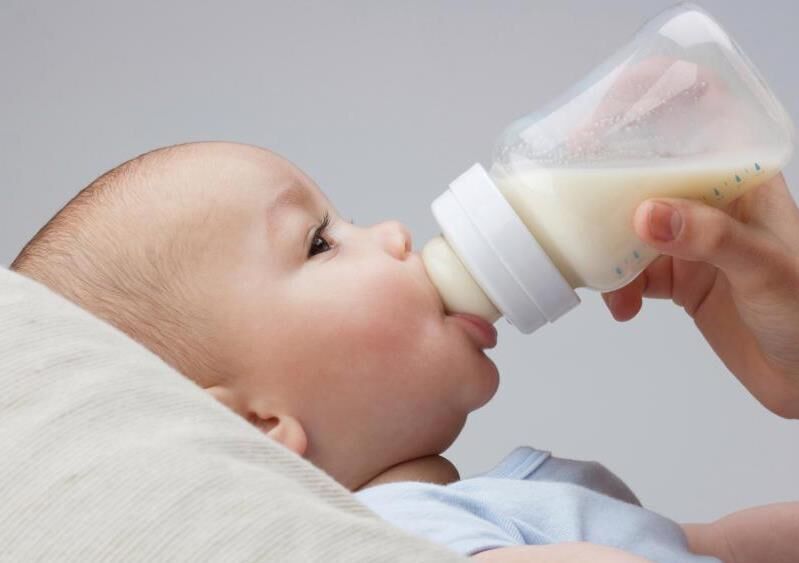 شیردهی مادران مبتلا به کرونا باید به صورت غیرمستقیم انجام شود