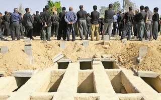 پارتی بازی برای دفن در دارالرحمه شیراز!