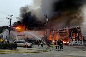 آتش سوزی بزرگ در منطقه تجاری سانفرانسیسکو آمریکا
