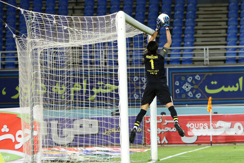 دیدار تیم های شهرخودرو مشهد و استقلال تهران