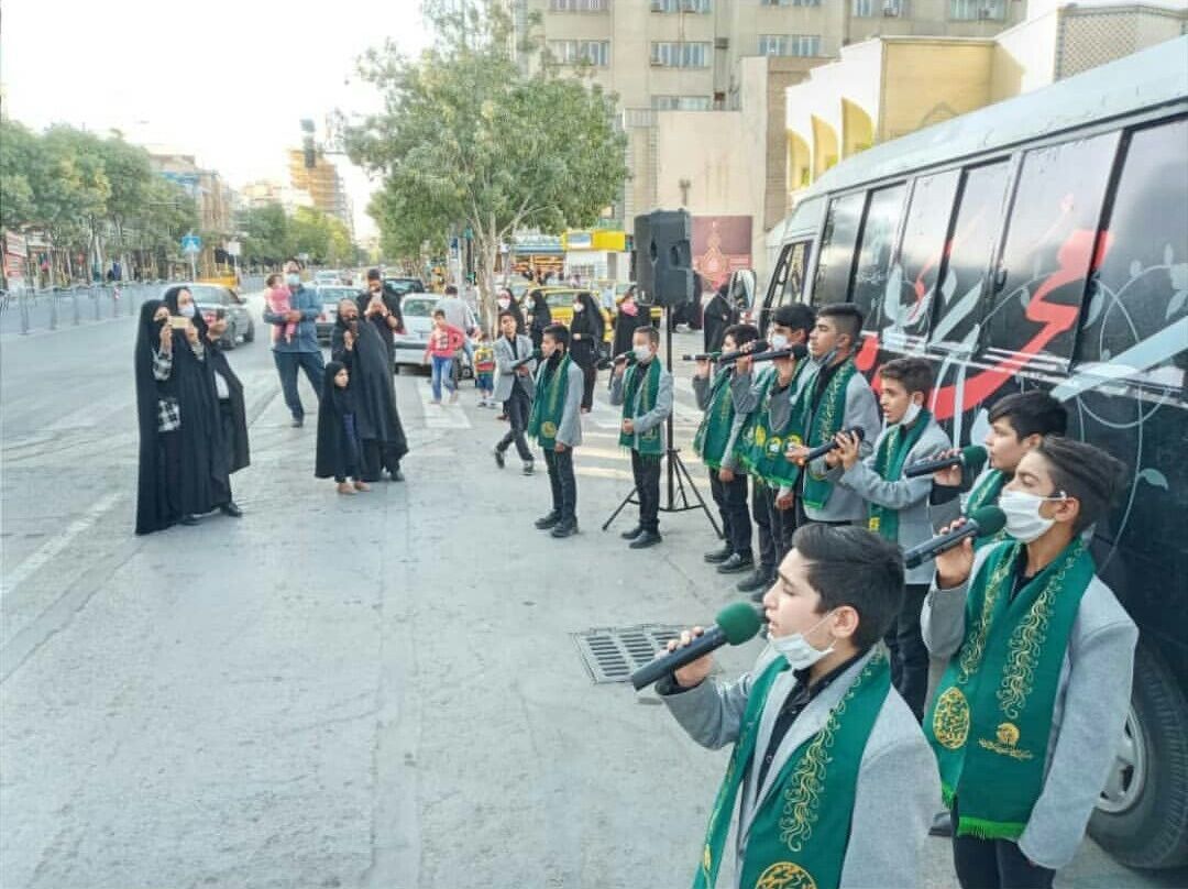 اجراهای پاتوقی سرود «کاروان محرم» آوای رضوان در مشهد آغاز شد