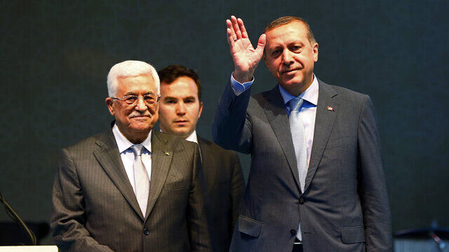 اردوغان در تماس با عباس: عادی سازی قبل از پایان اشغالگری را رد می‌کنیم
