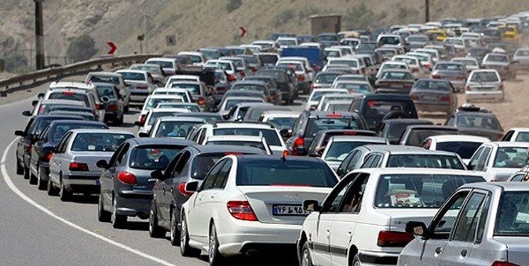ترافیک فوق سنگین در هراز و فیروزکوه/ هم وطنان سفری را آغاز نکنند

