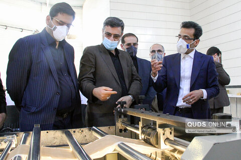 بازدیدنایب رئیس مجلس شورای اسلامی از کارگاه تولید ماسک در مشهد