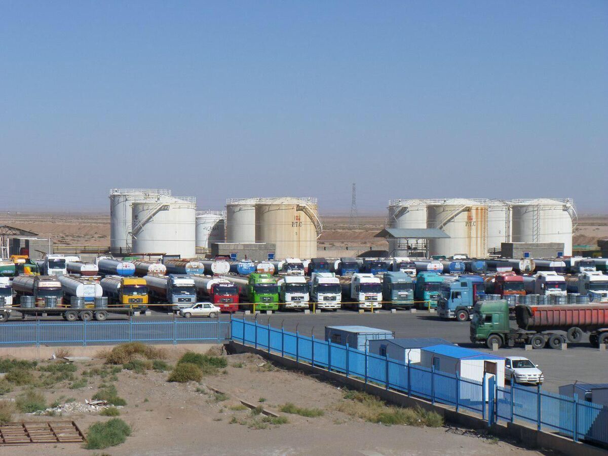 مرز دوغارون باز است/ ورود ۲۰۰ کامیون از افغانستان به مرز دوغارون طی امروز