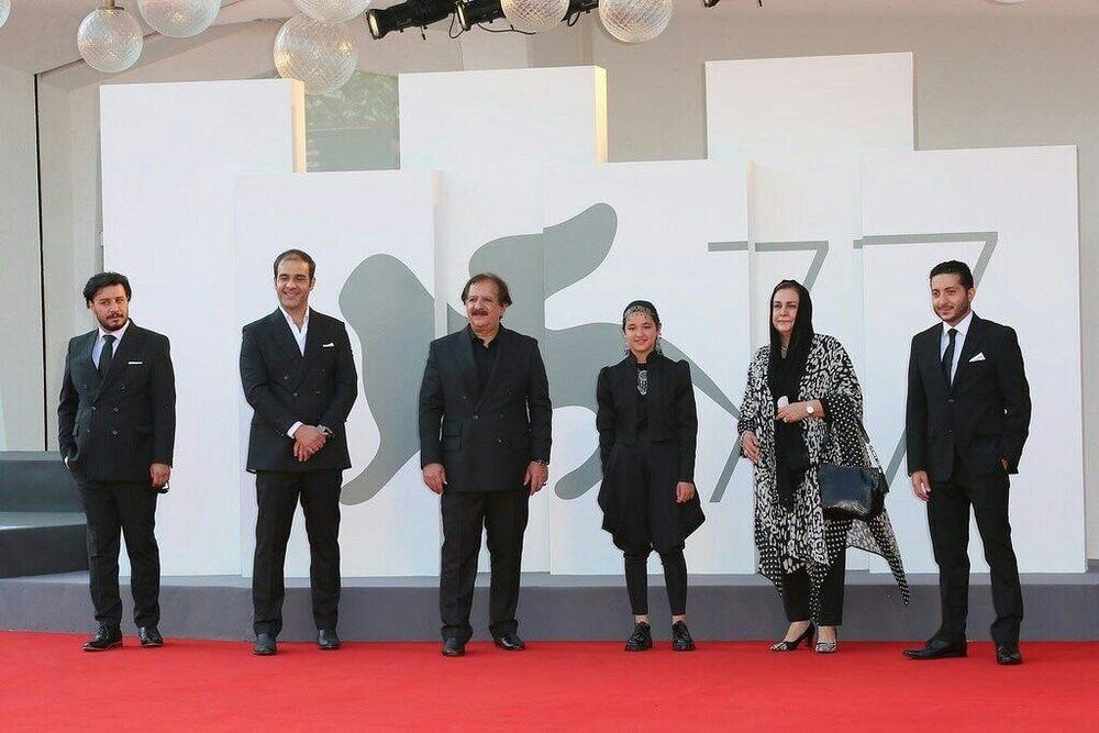 مجید مجیدی و جواد عزتی روی فرش قرمز جشنواره ونیز/ عکس
