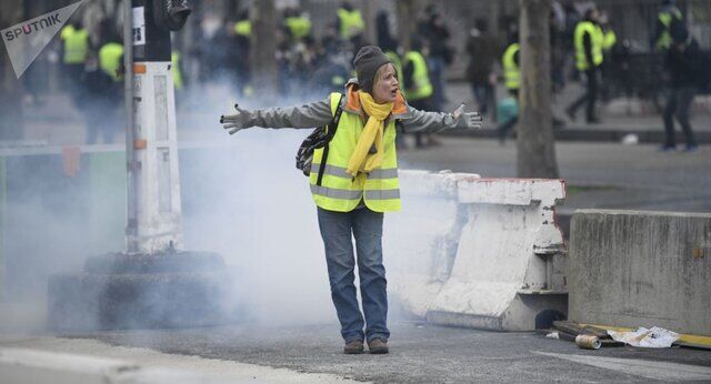 بازداشت ۲۰۰ تن در اعتراضات پاریس
