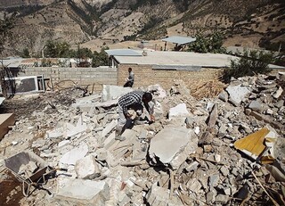 کلنگ زنی احداث خانه‌های زلزله‌زده در کمتر از ۲۴ ساعت؛ استاندار قول ۴ ماهه برای بازسازی داد