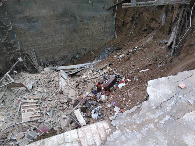 مدفون شدن چند تن در پی ریزش ساختمان در تهران با وجود اخطار قبلی