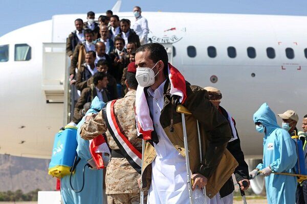 خبرنگار الحدث پس از جواب اسیر آزادشده یمنی در افق ناپدید شد!
