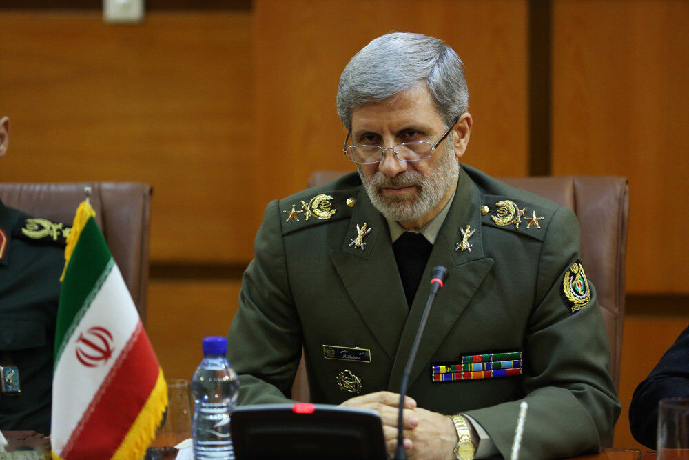 وزیر دفاع: موضع انگلیس برای تسویه بدهی به ایران باید عملگرایانه باشد
