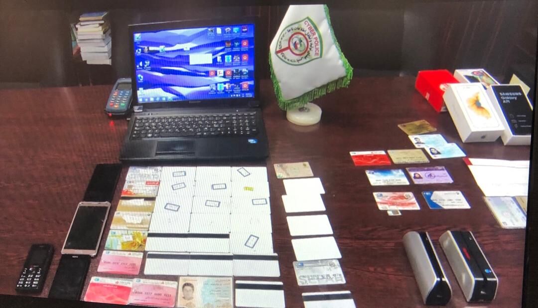 دستگیری اعضای دو باند کپی کارت بانکی و جعل کارتهای شناسائی در خراسان رضوی 
