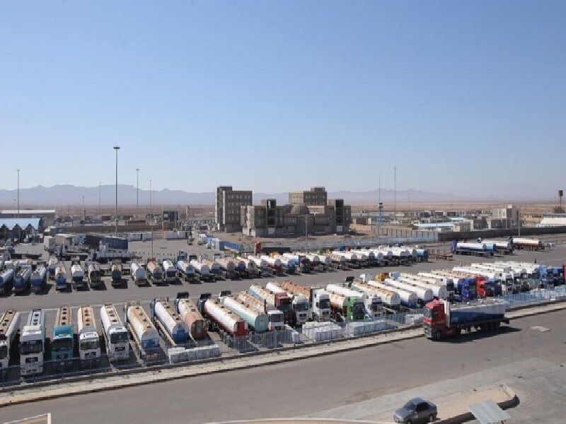 تردد کامیون‌ها در مرز دوغارون با افغانستان به حال عادی بازگشت