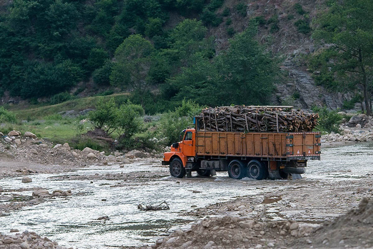 کامیون‌های چوب در اسالم کجا می‌روند؟