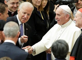 گفت‌وگوی تلفنی رئیس جمهور منتخب آمریکا با رهبر کاتولیک‌های جهان 