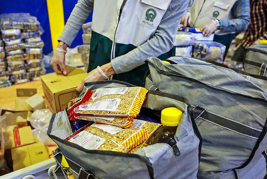 صدها بسته کمک معیشتی به دانش‌آموزان خراسانی تعلق گرفت
