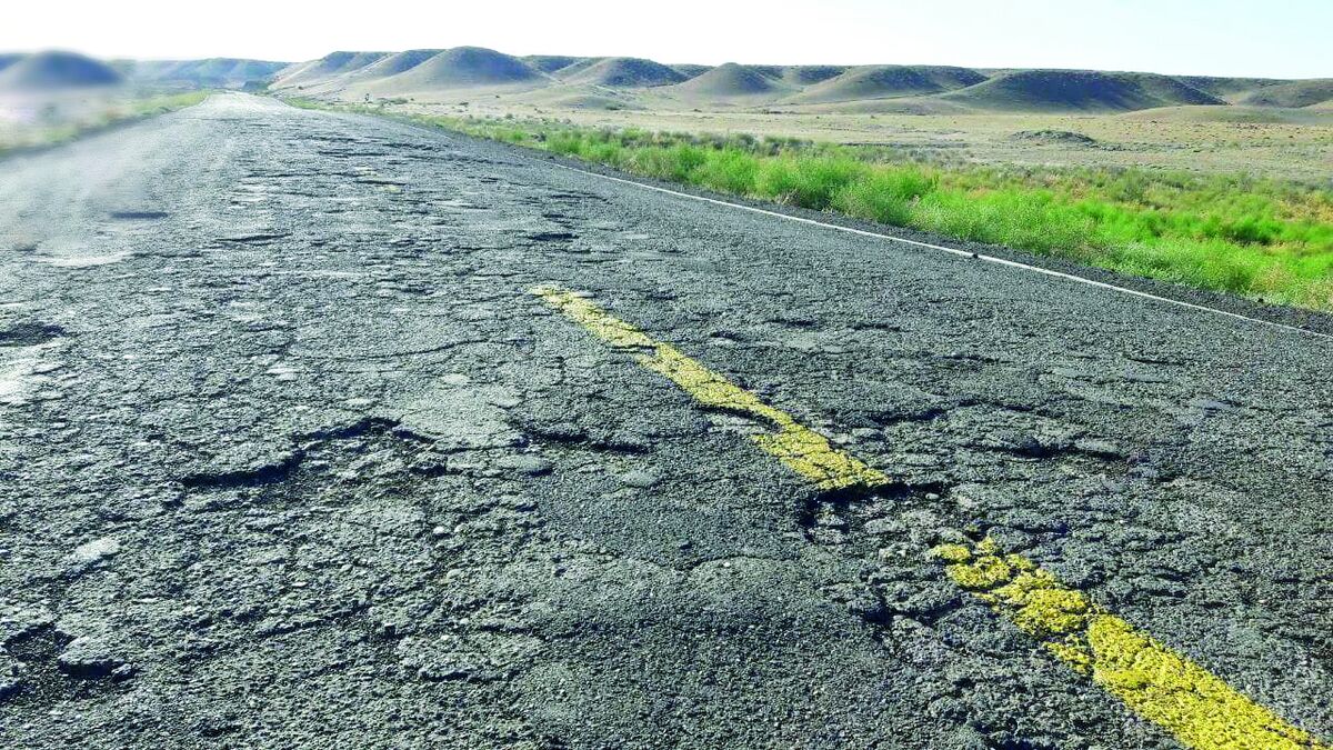 خاک وعده ها روی جاده صالح‌آباد