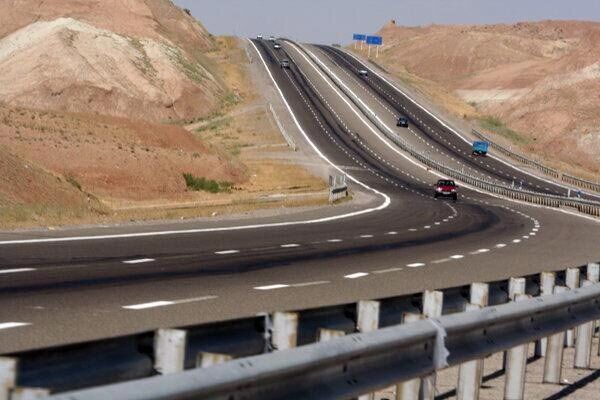 تاکید استاندار سیستان و بلوچستان بر اختصاص اعتبارات ساخت بزرگراه در استان