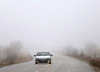 برخی جاده‌های خراسان‌رضوی مه‌آلود و لغزنده است
