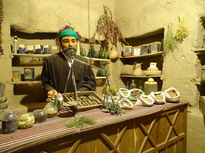نیم‌نگاهی به پیشینه عطاری و طبابت سنتی در تربت‌حیدریه 