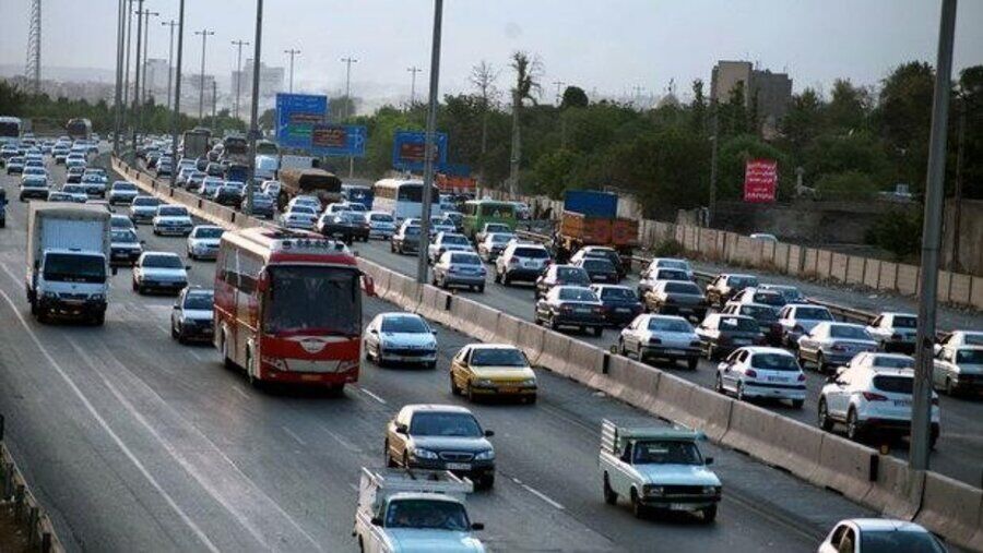 ترافیک در مسیر مشهد به چناران سنگین است