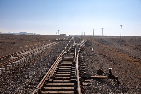 اجرای راه‌آهن بوشهر - شیراز تسریع می‌شود