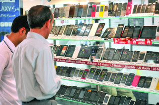 بازار موبایل بیرجند در سراشیبی کاهش قیمت