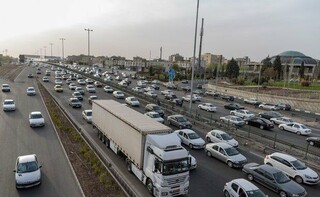وضعیت راه‌های کشور| ترافیک نیمه‌سنگین در آزادراه قزوین-کرج/ افزایش ۳۱ درصدی تردد در جاده‌ها