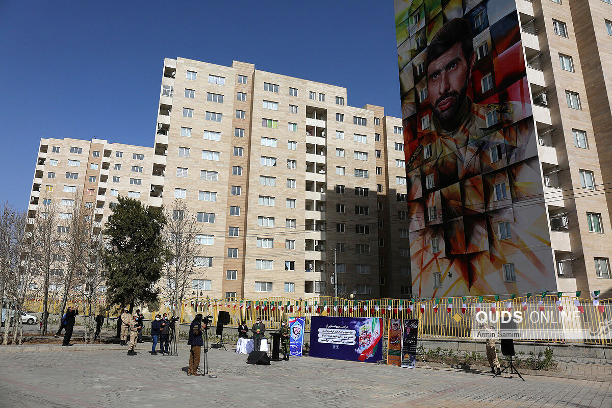 مراسم رونمایی از بزرگترین پرچم ایران، نقاشی دیواری شهید صیاد شیرازی و تندیس شهید اندرزگو