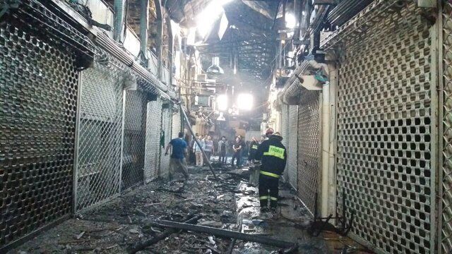 آتش سوزی در بازارچه مهاباد به ۵۰باب مغازه خسارت زد