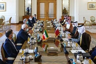 وزیر امور خارجه قطر با ظریف دیدار کرد/تاکید تهران و دوحه بر لزوم همکاری کشورهای منطقه برای حل اختلافات

