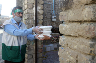 توزیع بیش از ۳ هزار وعده غذای گرم در روستاهای گناباد