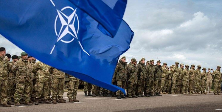 لاوروف: ناتو در حال انتقال تجهیزات نظامی به مرز روسیه است