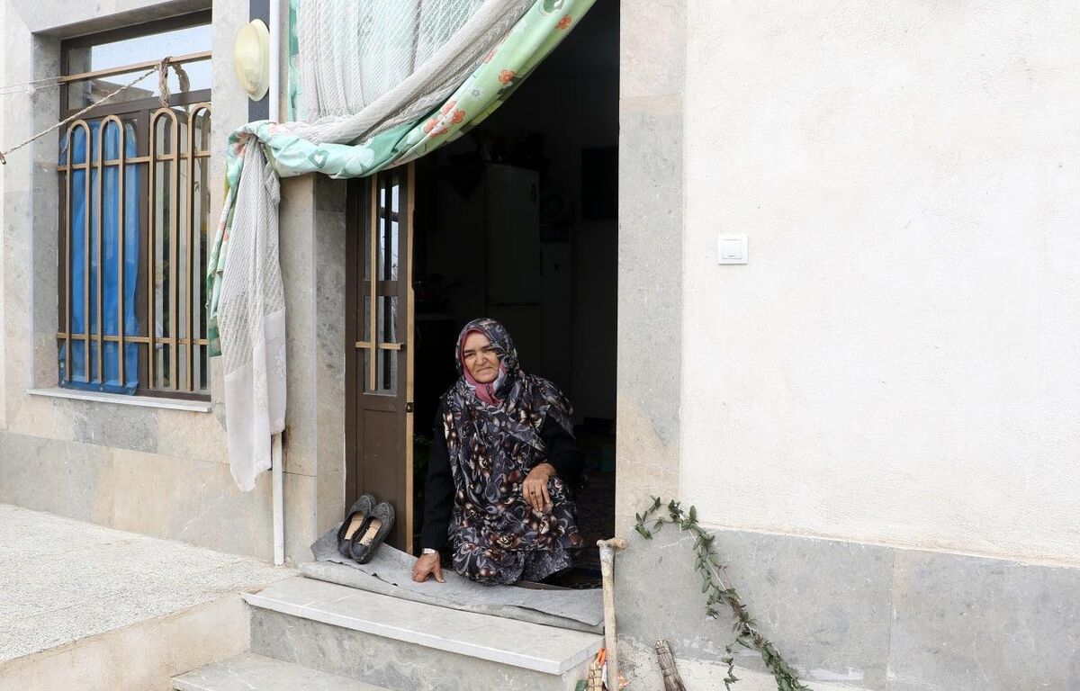 روایت  "ننه سیمین" پیرزن هفتاد ساله روستای بهار حاشیه مشهد از سختی هایش