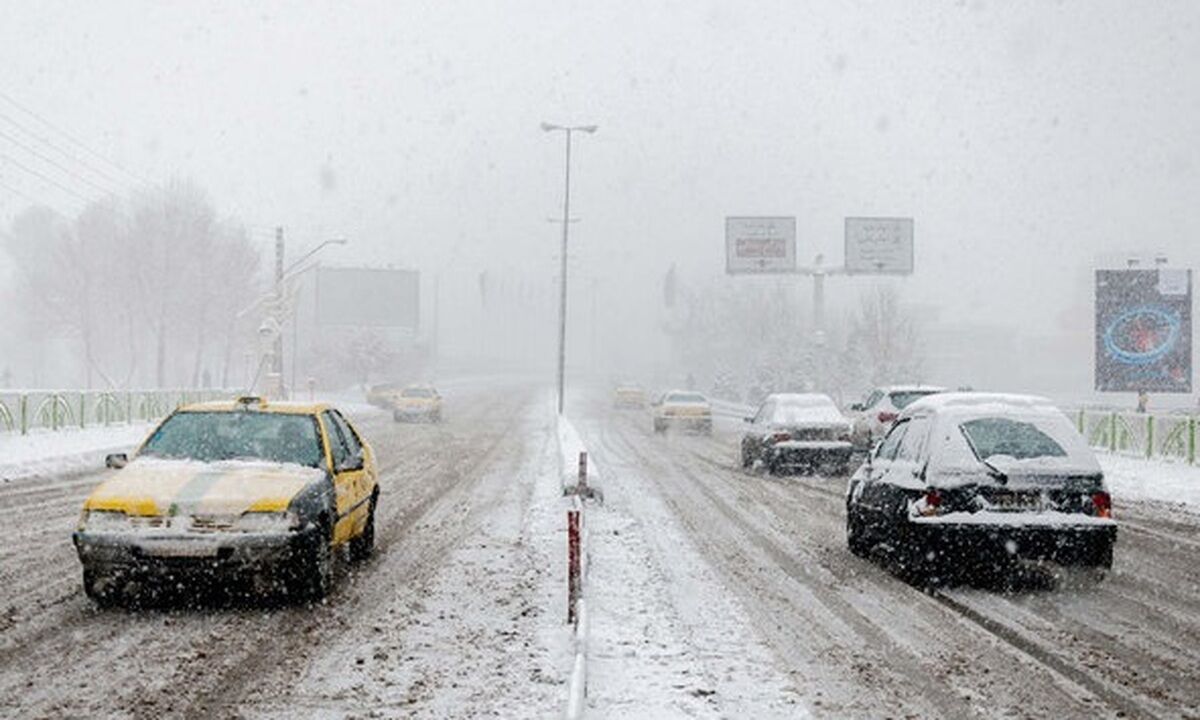 لیست کامل جاده های مسدود در پی برف سنگین دیشب/ کاهش ۱۳ درصدی تردد