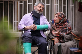 «چسب زخم» در تهران کلید خورد
