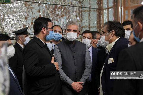 تشرف وزیر امور خارجه پاکستان به حرم مطهر رضوی