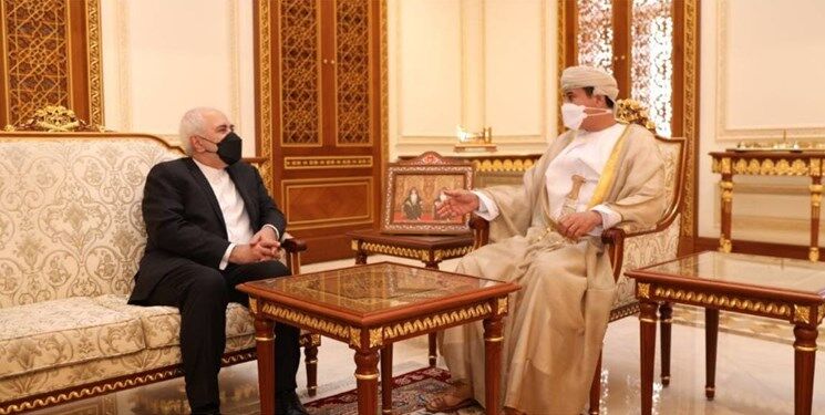 ظریف: گفت‌وگوهای پرباری درباره مناسبات دوجانبه و تحولات منطقه‌ای با مقام‌های عمانی داشتم

