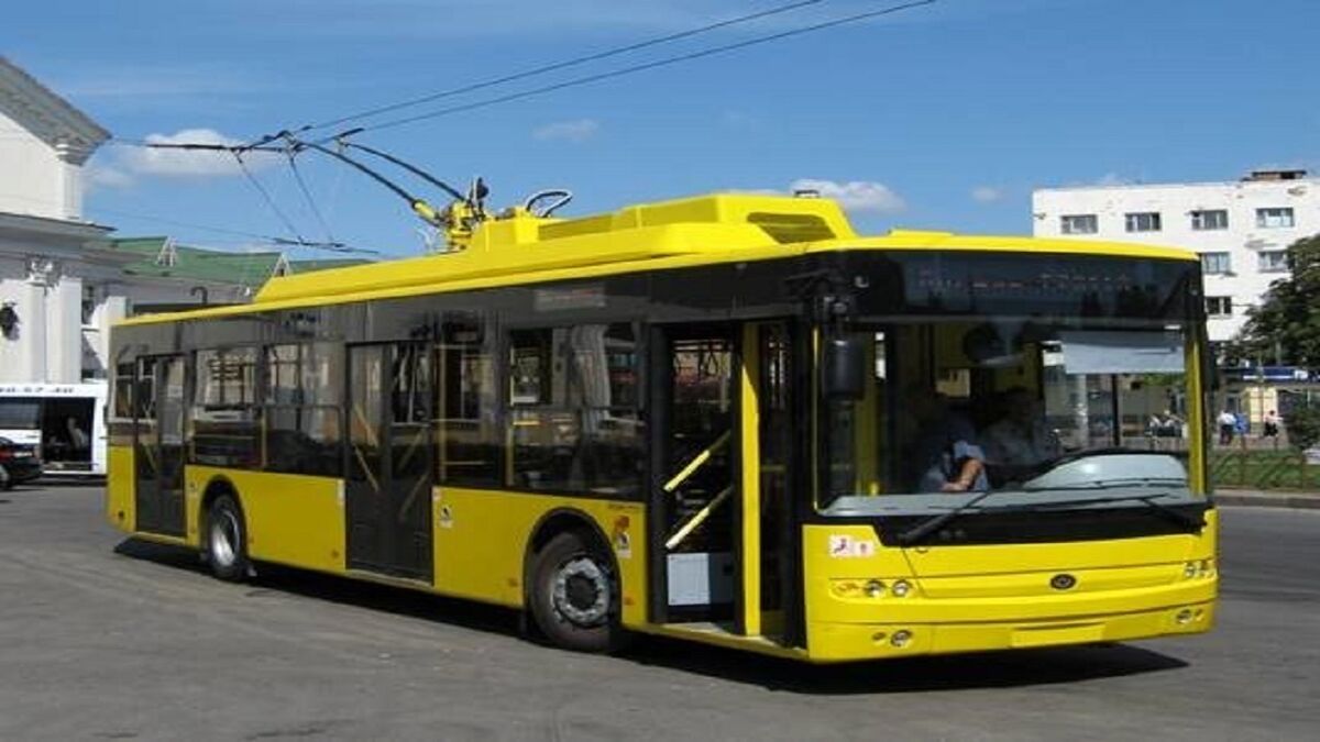 آغاز فعالیت آزمایشی اولین اتوبوس برقی در مشهد
