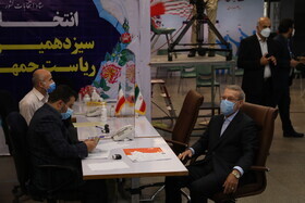 لاریجانی و محسن هاشمی ثبت نام کردند