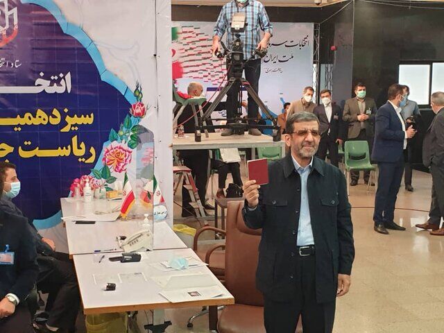 عزت الله ضرغامی برای انتخابات ریاست جمهوری سیزدهم داوطلب شد