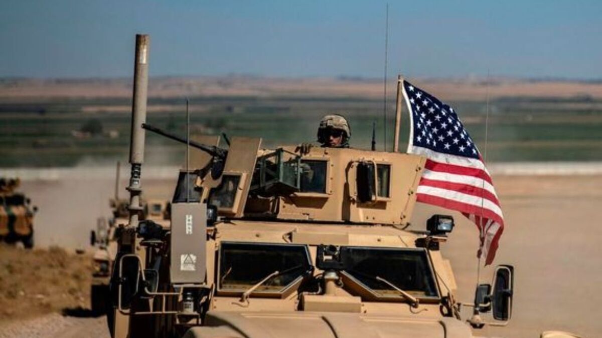 انتقال ۱۰ خودروی نظامی آمریکا از عراق به حسکه سوریه

