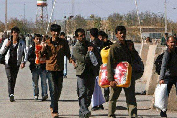 بازگشت نزدیک به ۱۵۰۰ مهاجر افغانستانی از ایران به کشورشان