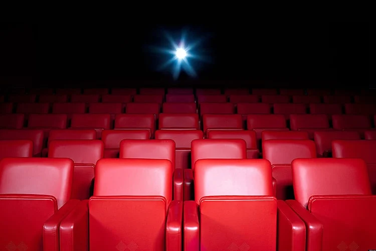 بازگشایی سینما با ۲۵۰ میلیون هزینه شارژ منطقی نیست/ عدم استقبال مردم از فیلم‌های در حال اکران