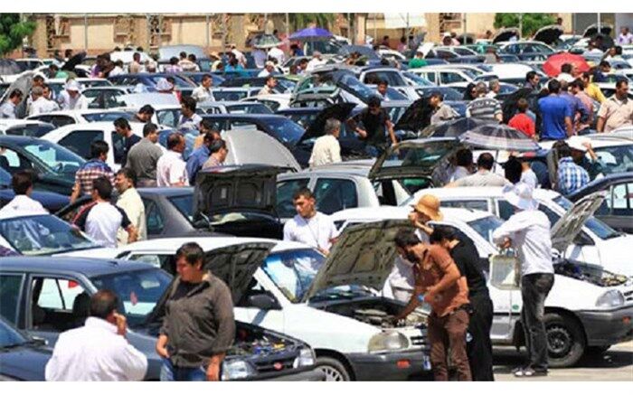 جمعه بازار خودرو معضل شهری است
