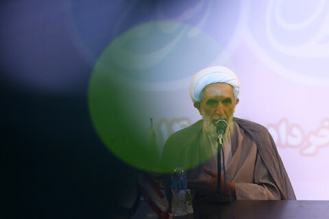 هم اندیشی سیاسی انتخابات ریاست جمهوری با حضور حجت الاسلام طائب در موسسه قدس