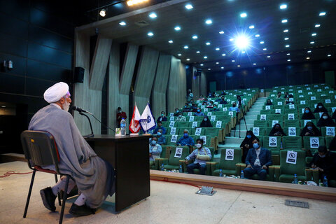 هم اندیشی سیاسی انتخابات ریاست جمهوری با حضور حجت الاسلام طائب در موسسه قدس
